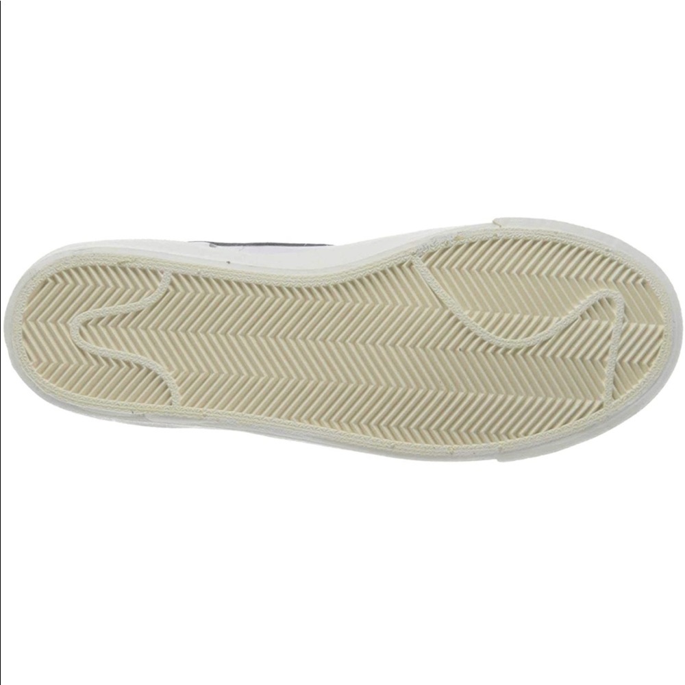 Nike Men's Hightop Shoe - Picture 4 of 4